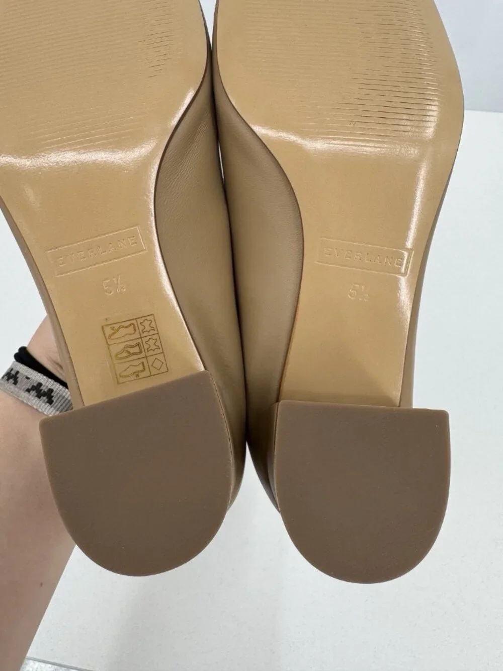 Everlane Italian Leather Day Heel Light Taupe 5.5 Women's Elastic Back Comfort